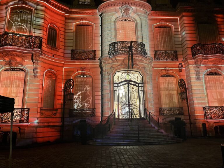 artcurial videomapping batiment vente aux encheres